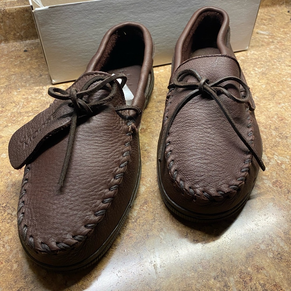 Minnetonka Men's Moosehide Classic Moccasins NWT/Box